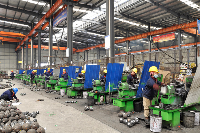 辉县网架锥头车间